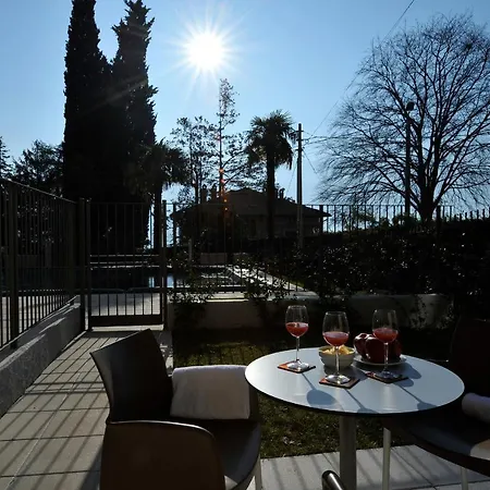 Apartment Sleeps 4 Pool Tremezzo