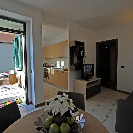 Sleeps 4 Pool Tremezzo